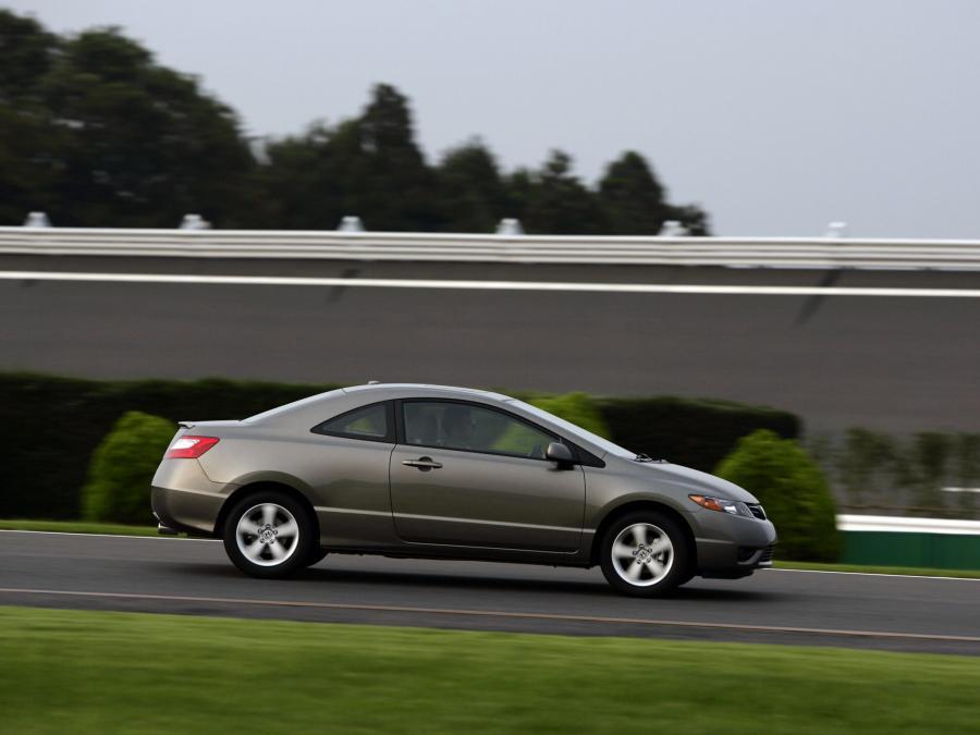  Honda Civic Coupe 2007 года  (фото 21 из 43)